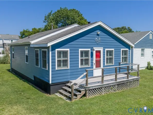 3 Lighthouse Dr, Hampton, VA 23664