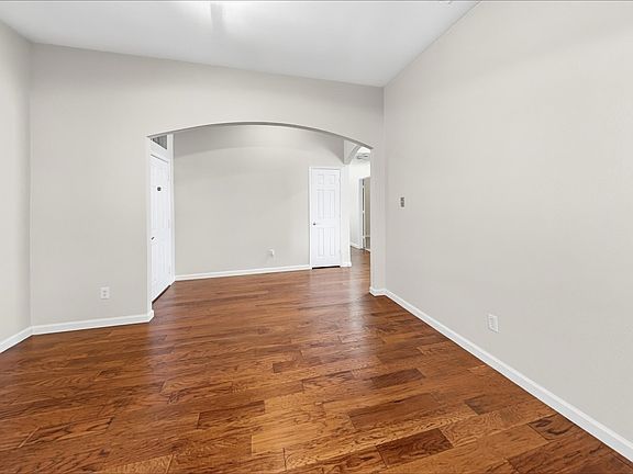 3rd image of 128 Annette St