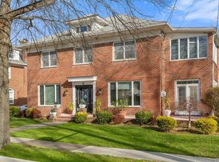 6 Weston Pl, Lawrence, NY 11559