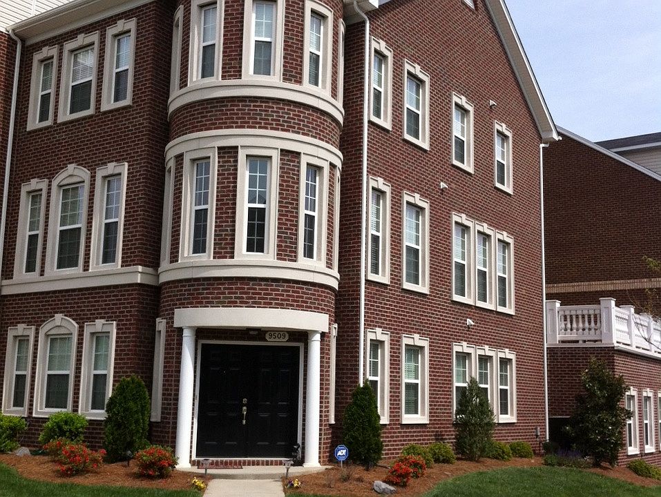 1st image of 9509 Kings Parade Blvd