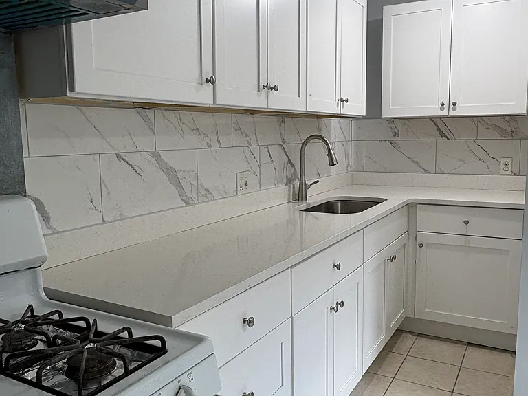 52 Phillips St #1 — Photo 1
