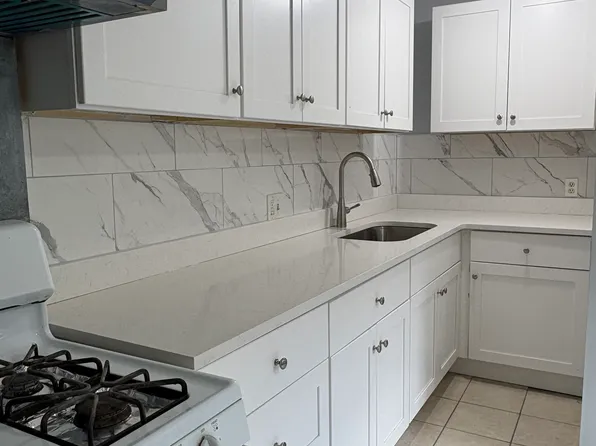 52 Phillips St, Watertown, MA 02472