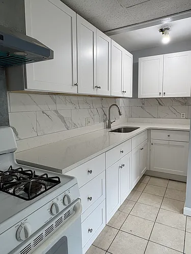 52 Phillips St #1 Photo 1