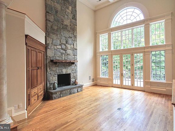 3rd image of 12994 Wyckland Dr