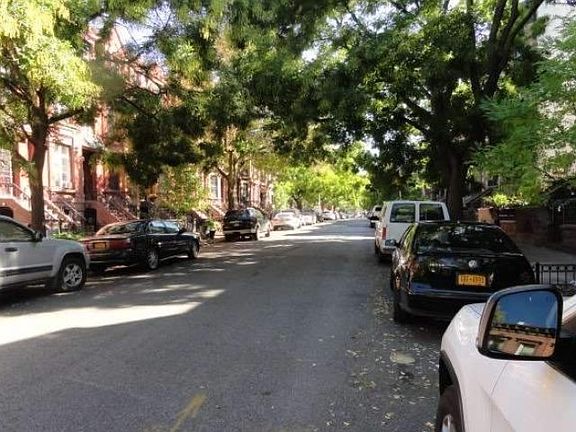 4th image of 289 Jefferson Ave