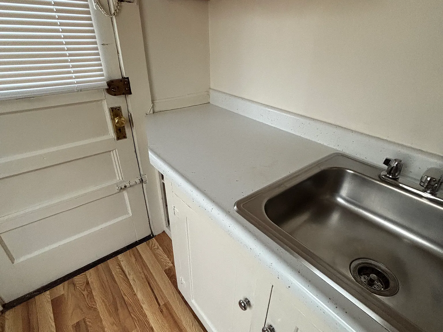 1 bed, 500 sqft, $1,800 — Photo 2
