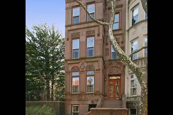 Sold by Corcoran | media 24