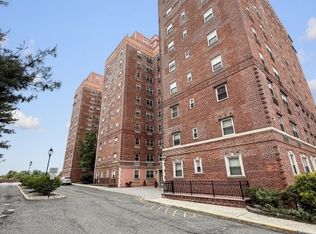 70 S Munn Ave APT 303, East Orange, NJ 07018