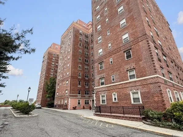 70 S Munn Ave #303, East Orange City, NJ 07018