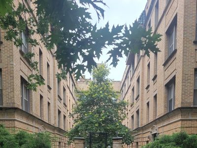 1364 W Greenleaf Ave APT 3N, Chicago, IL, 60626