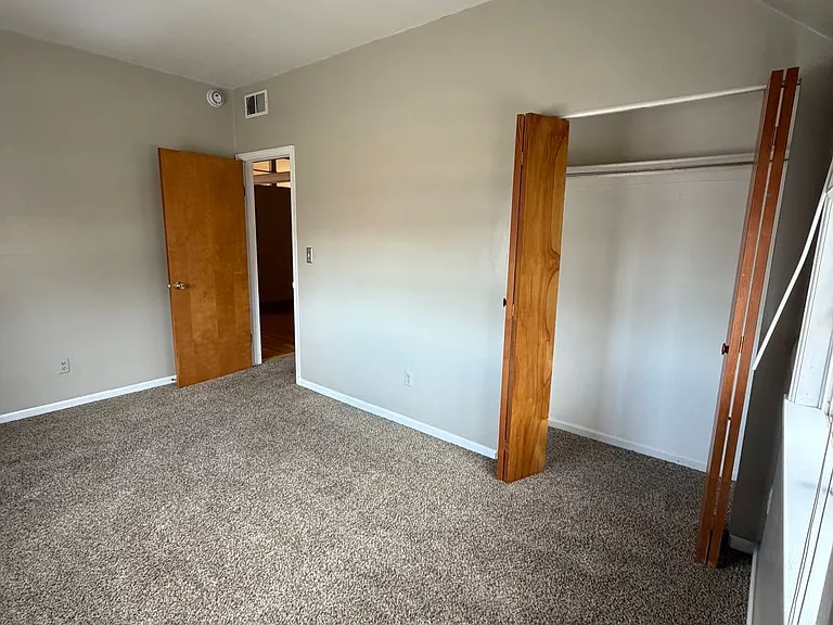 1453 Race Street — Photo 23