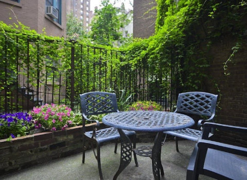 1st image of 318 W 75th St #B1