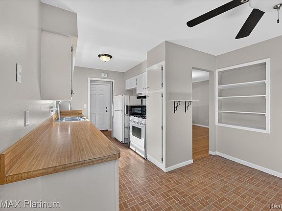 5th image of 618 Chicago Dr