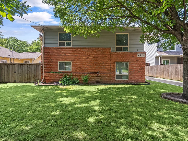 4723 Victor St #D — Photo 16