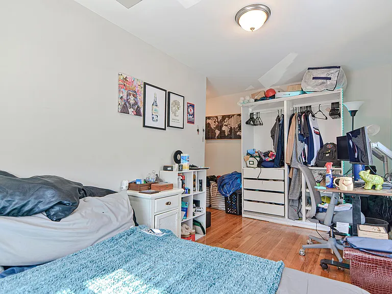 256 W 6th St #2 — Photo 11