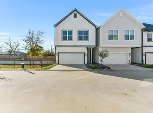 6707 Parker Oaks Ln, Houston, TX 77076