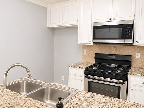 4th image of 7035 Woodley Ave Unit 130