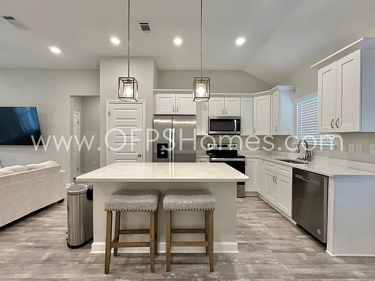 188 Park Ln — Photo 10