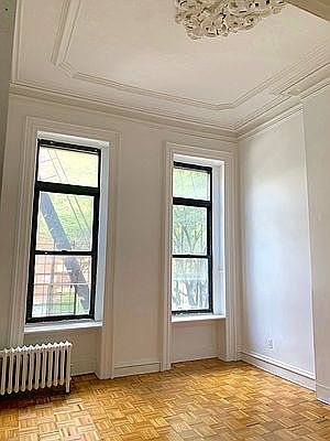 2nd image of 254 E 112th St #2C