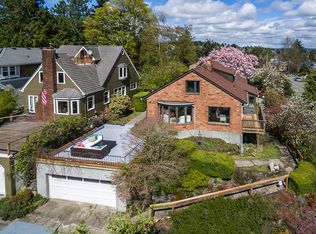 1718 NE 73rd St, Seattle, WA 98115