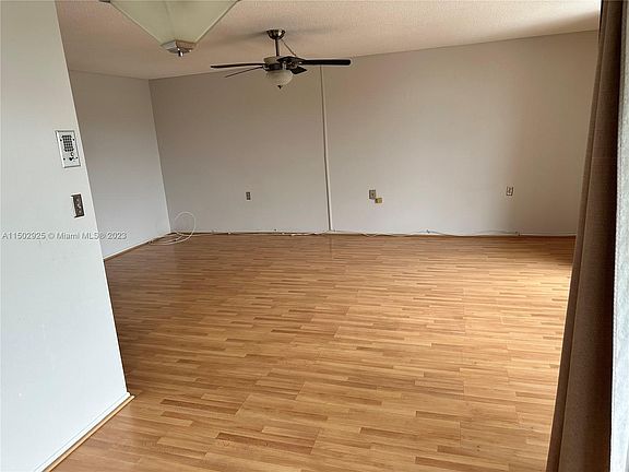 5th image of 1750 NE 115th St APT 208