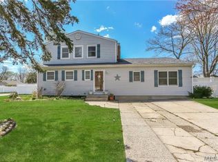 50 Bellwood Ave, South Setauket, NY 11720