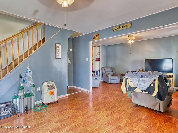 2nd image of 328 Spring St