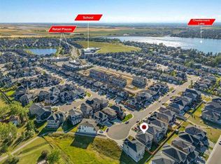 109 S Kinniburgh Cv, Chestermere, AB T1X0Y6