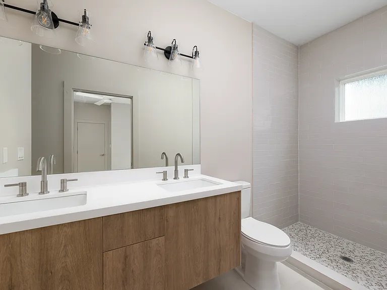 1305 Barnard Rd #4 — Photo 16