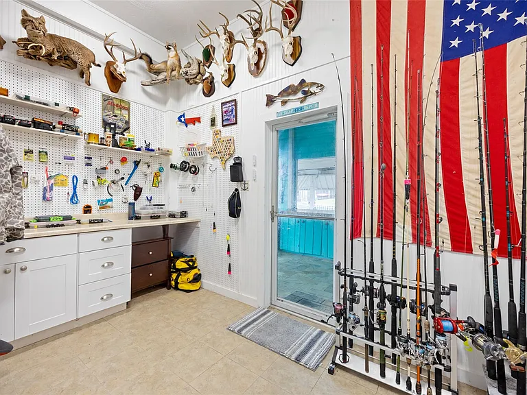 1114 Tiki Dr — Photo 30