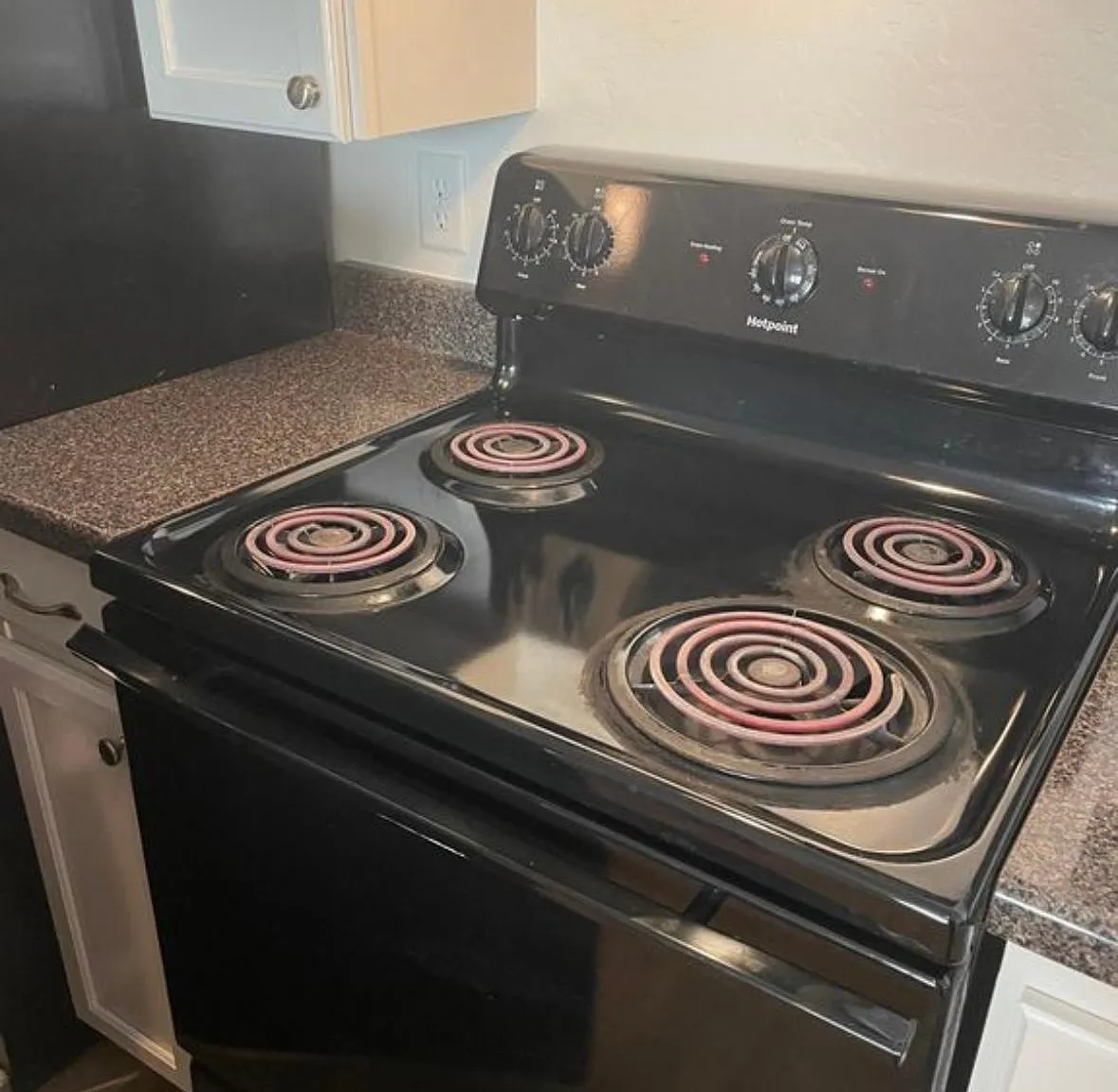 3 bed, 901 sqft, $1,250 — Photo 4