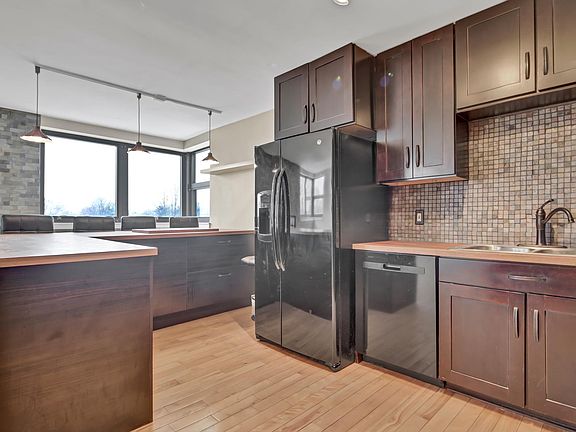 5th image of 2500 Blaisdell Ave APT 404