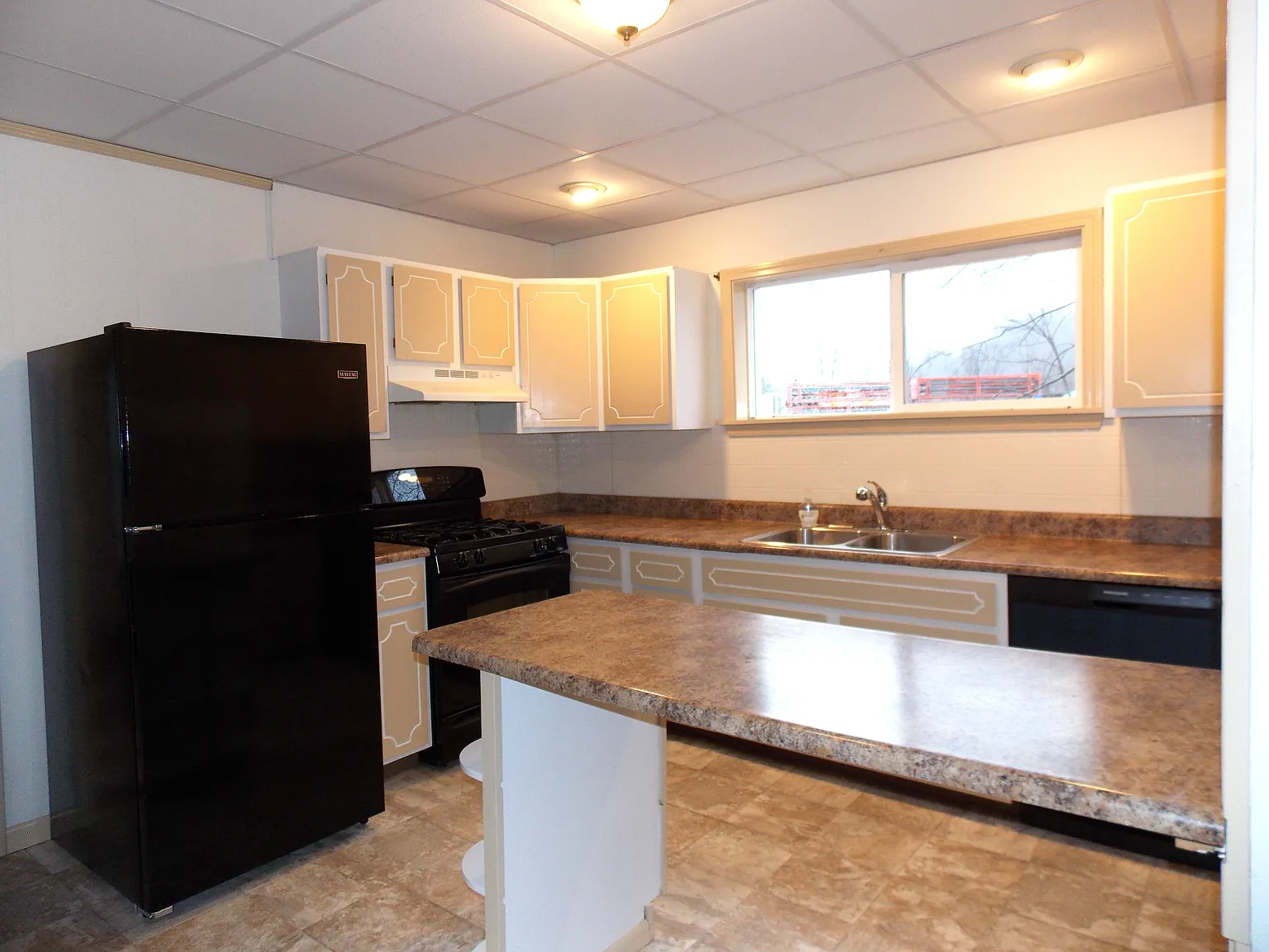 2 bed, 827 sqft, $825 — Photo 3
