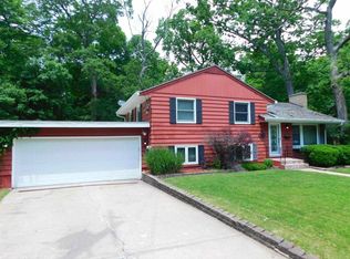 1719 E Maple Ridge Dr, Peoria, IL 61614