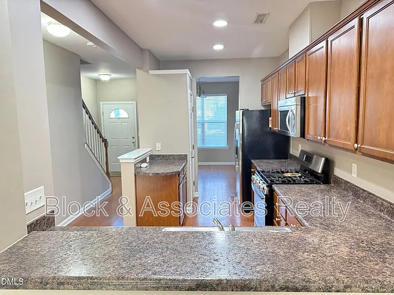 3102 Berkeley Springs Pl — Photo 8