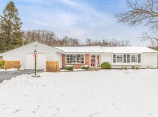 4 Burning Tree Ln, Chelmsford, MA 01824