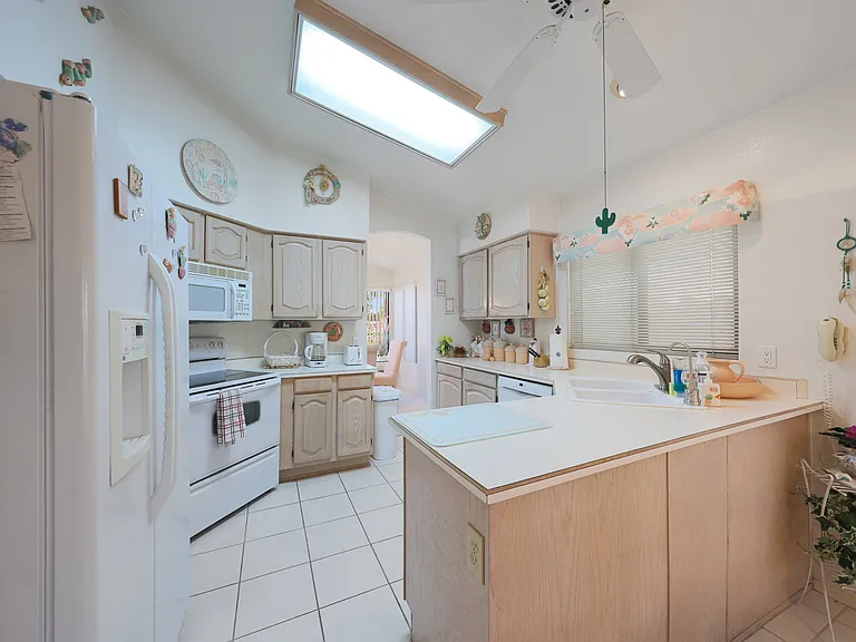 9445 W Taro Ln — Photo 12