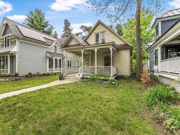 521 5th St, Traverse City, MI 49684