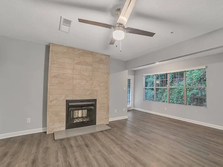 Decatur Flats — Photo 11