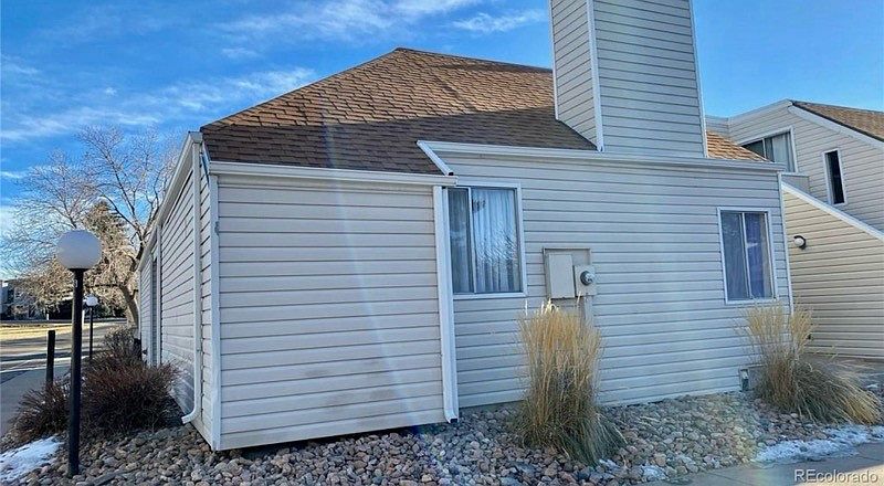 Outside side/back