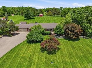 660 W Lytle 5 Points Rd, Springboro, OH 45066