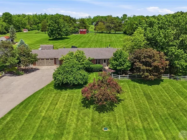 660 W Lytle 5 Points Rd, Springboro, OH 45066