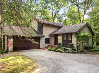 6212 Sturgeon Creek Pkwy, Midland, MI 48640
