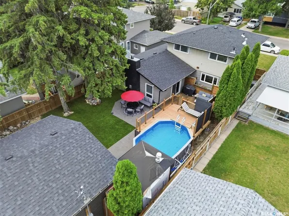 207 113th STREET W, Saskatoon, SK S7N 1W1
