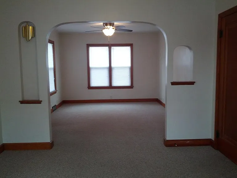 1012 Howard St — Photo 2