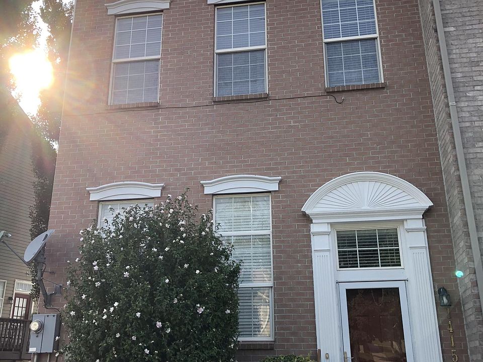 Outside view of end unit.