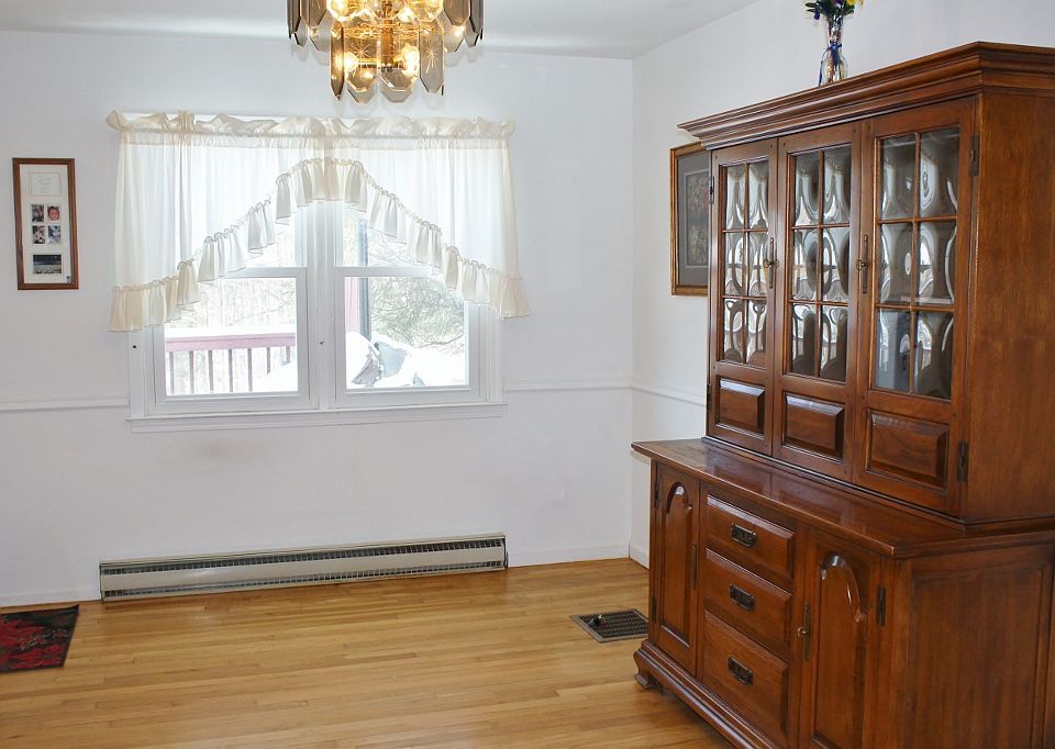 1st image of 104 Eleanor Dr