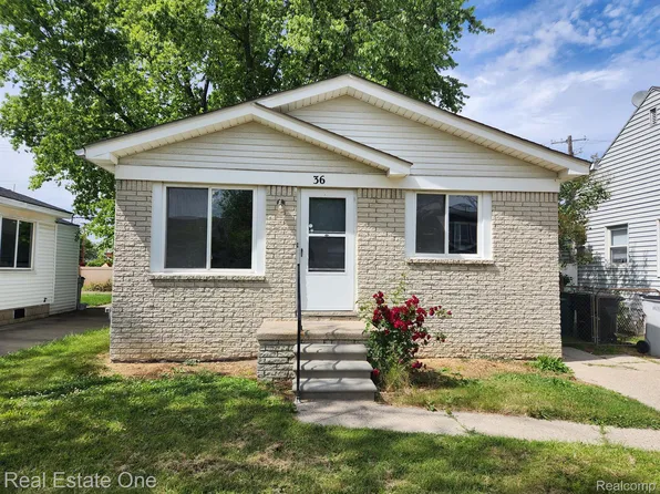 36 W Mahan Ave, Hazel Park, MI 48030