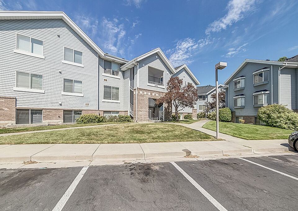 1st image of 1547 N Riverside Ave #51