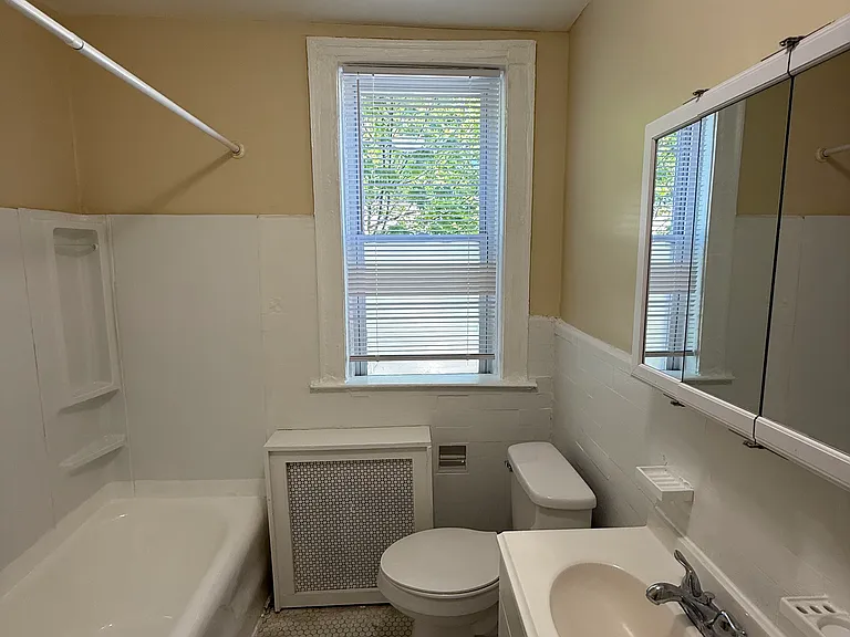 34 Hotchkiss St #B4 — Photo 9